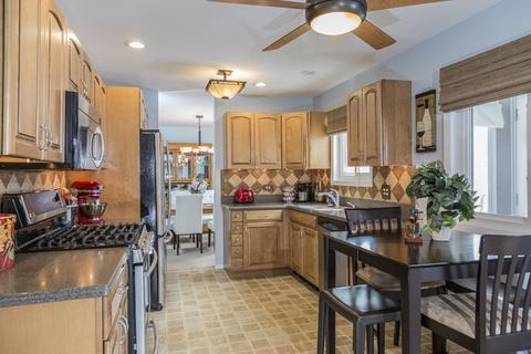 801 W Beechtree Ln, Bartlett, IL 60103 photo 6