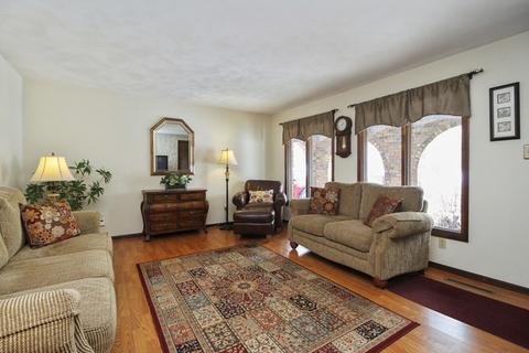 1254 N Erickson Dr, Kankakee, IL 60901 photo 2