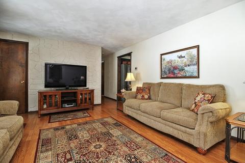 1254 N Erickson Dr, Kankakee, IL 60901 photo 3
