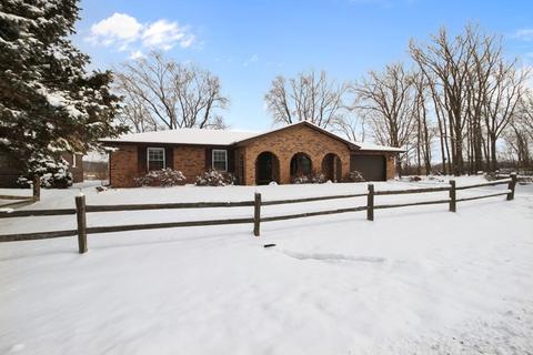 1254 N Erickson Dr, Kankakee, IL 60901 photo 1