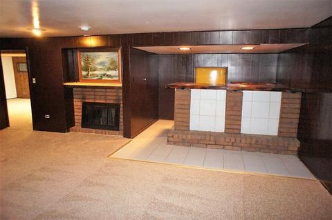 422 Ranch Rd, Elgin, IL 60123 photo 18