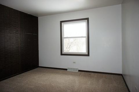 422 Ranch Rd, Elgin, IL 60123 photo 13