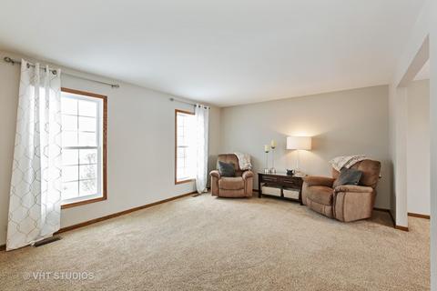 532 Ladysmith Rd, Bartlett, IL 60103 photo 2