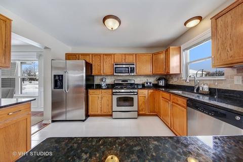1802 Pebble Beach Dr, Plainfield, IL 60586 photo 5