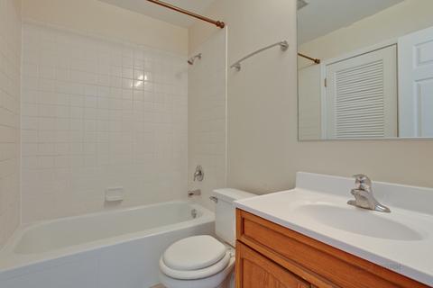 40 Silver Tree Cir, Cary, IL 60013 photo 11