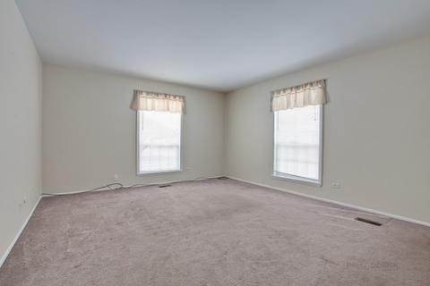40 Silver Tree Cir, Cary, IL 60013 photo 8