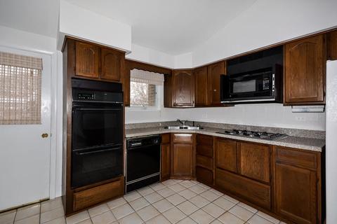 250 Springfield Ter, Des Plaines, IL 60018 photo 6