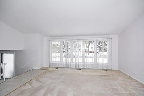 250 Springfield Ter, Des Plaines, IL 60018 photo 3