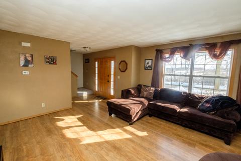 616 Berglund Rd, Pecatonica, IL 61063 photo 2