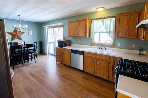 616 Berglund Rd, Pecatonica, IL 61063 photo 5