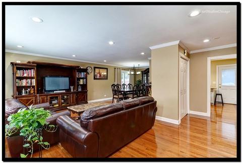 923 S Prospect St, Wheaton, IL 60189 photo 3