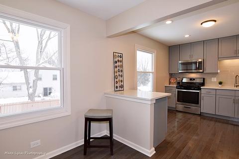 129 E Sherman St, Bartlett, IL 60103 photo 6