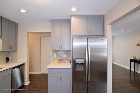 129 E Sherman St, Bartlett, IL 60103 photo 8