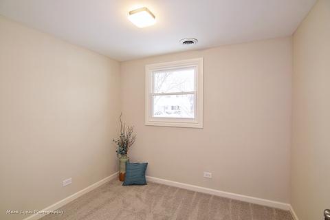 129 E Sherman St, Bartlett, IL 60103 photo 15