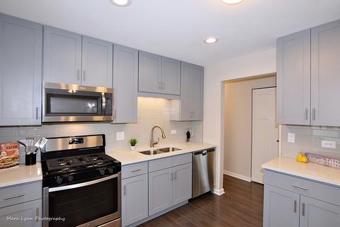 129 E Sherman St, Bartlett, IL 60103 photo 7