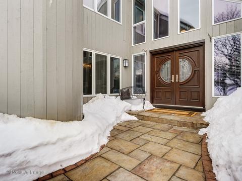 1307 Shady Ln, Wheaton, IL 60187 photo 2