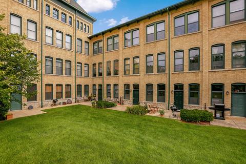 634 Congdon Ave, Elgin, IL 60120 photo 28