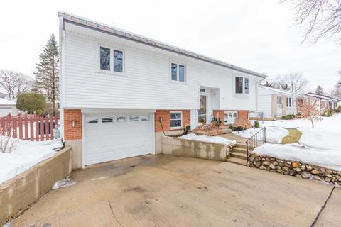 1089 Valley Stream Dr, Wheeling, IL 60090 photo 2