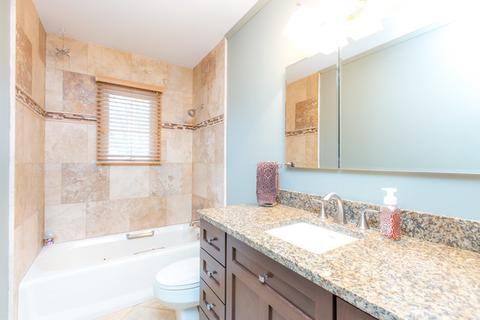 1089 Valley Stream Dr, Wheeling, IL 60090 photo 17
