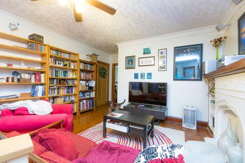 5349 W Crystal St, Chicago, IL 60651 photo 3