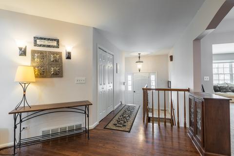 217 S Gables Blvd, Wheaton, IL 60187 photo 6