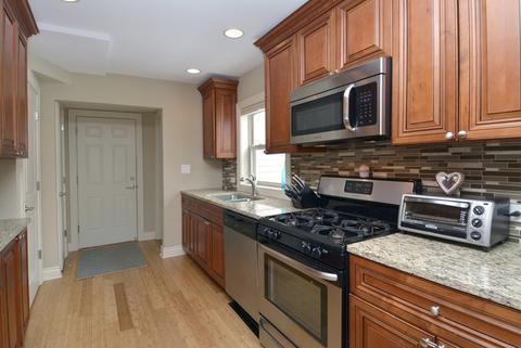 668 S 4th Ave, Des Plaines, IL 60016 photo 6