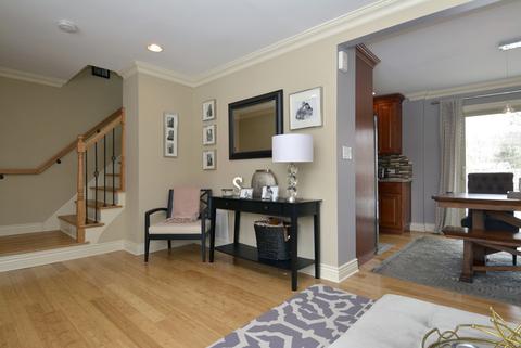 668 S 4th Ave, Des Plaines, IL 60016 photo 4