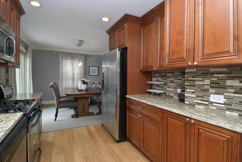 668 S 4th Ave, Des Plaines, IL 60016 photo 8