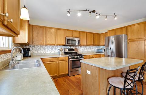 5707 Brosam Dr, Plainfield, IL 60586 photo 9