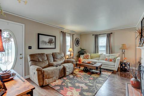441 E Pells St, Paxton, IL 60957 photo 4