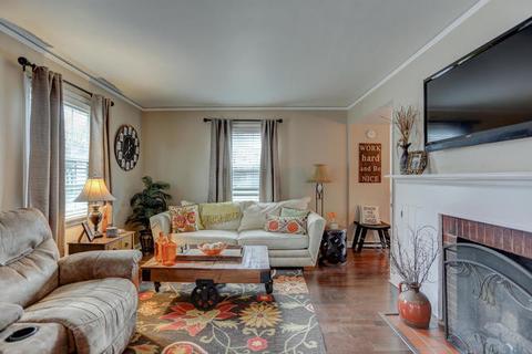 441 E Pells St, Paxton, IL 60957 photo 3