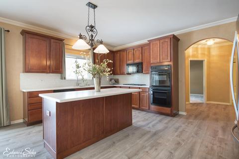 170 S Oakleaf Rd, Algonquin, IL 60102 photo 2