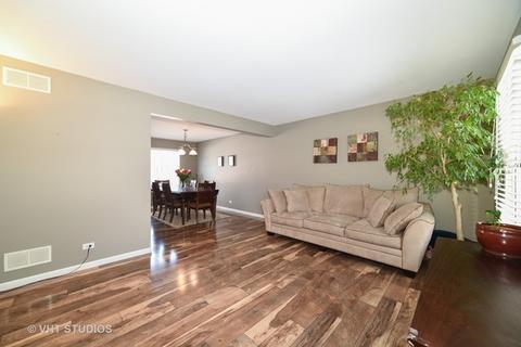 2686 Kettlehook Dr, Elgin, IL 60124 photo 3