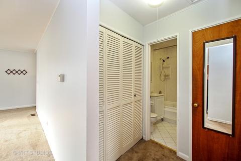 2411 Bluebird Ln, Rolling Meadows, IL 60008 photo 8
