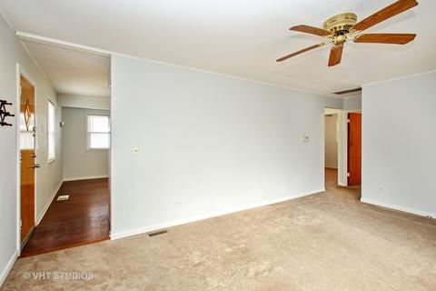 2411 Bluebird Ln, Rolling Meadows, IL 60008 photo 3
