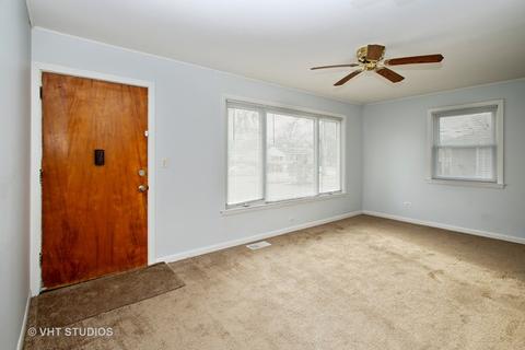 2411 Bluebird Ln, Rolling Meadows, IL 60008 photo 2