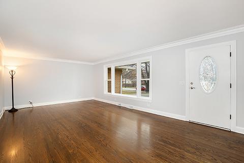 408 W Elm St, Wheaton, IL 60189 photo 2