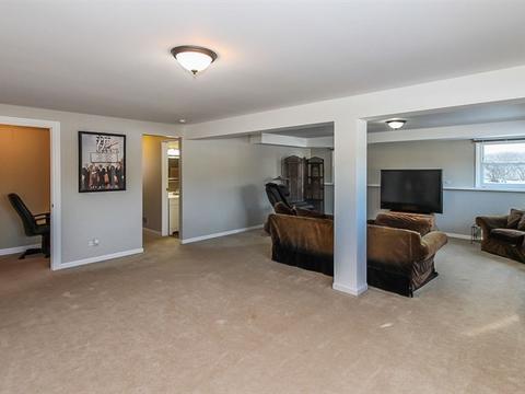 815 Park Ln, Hoffman Estates, IL 60192 photo 12