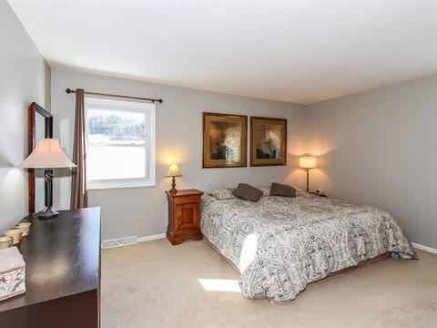 815 Park Ln, Hoffman Estates, IL 60192 photo 14