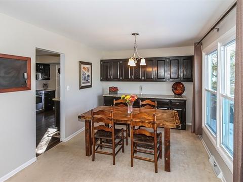 815 Park Ln, Hoffman Estates, IL 60192 photo 9
