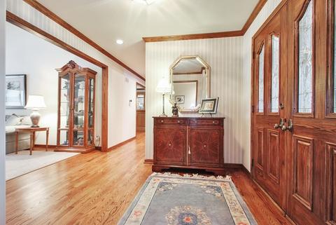 2343 Mohawk Ln, Glenview, IL 60026 photo 2
