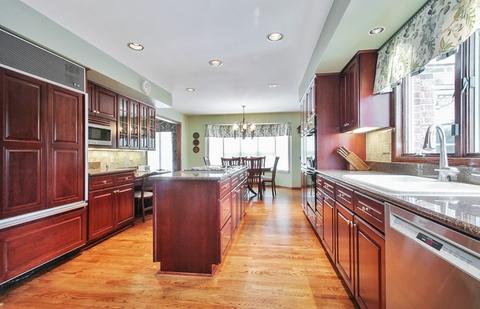 2343 Mohawk Ln, Glenview, IL 60026 photo 8