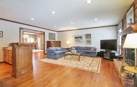 2343 Mohawk Ln, Glenview, IL 60026 photo 5