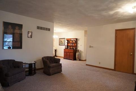 1909 Robert Dr, Champaign, IL 61821 photo 10