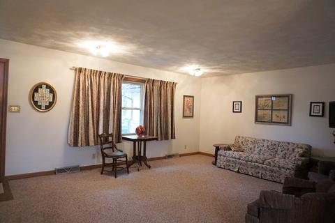 1909 Robert Dr, Champaign, IL 61821 photo 8