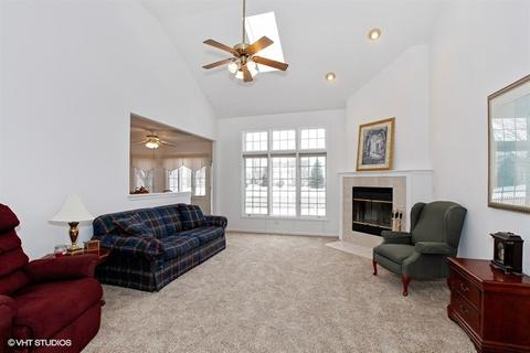 24163 Brown Ln, Plainfield, IL 60586 photo 2