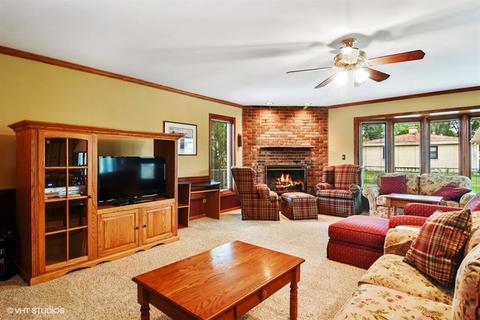 1302 E Thayer St, Mount Prospect, IL 60056 photo 9