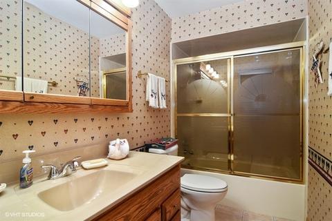 1302 E Thayer St, Mount Prospect, IL 60056 photo 17