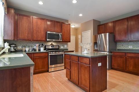 6090 Irene Dr, Hoffman Estates, IL 60192 photo 5