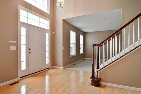 6090 Irene Dr, Hoffman Estates, IL 60192 photo 3